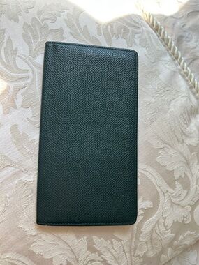 7022.Louis Vuitton Vintage Taiga Dark Green Leather Long Wallet/Passport Holder.
